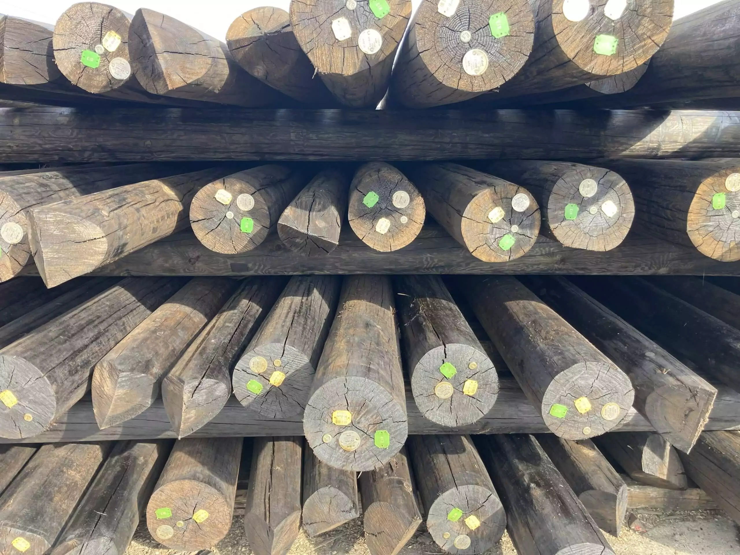 Imprägnieranlage induo® - Holzmasten im Kesseldruckverfahren